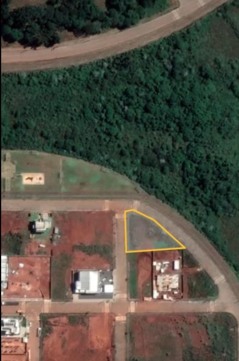 Vista da Praça e Área Verde