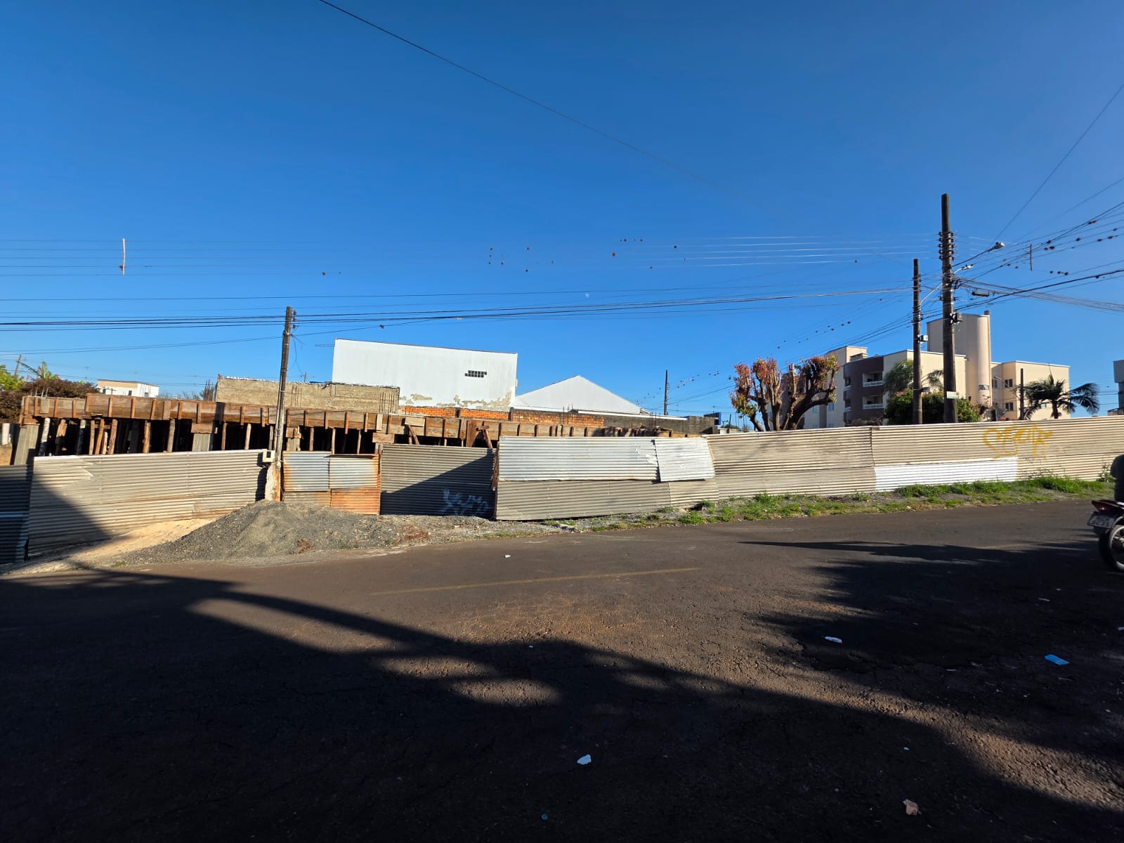 Foto 1 - Sala Comercial Térrea 112 m²